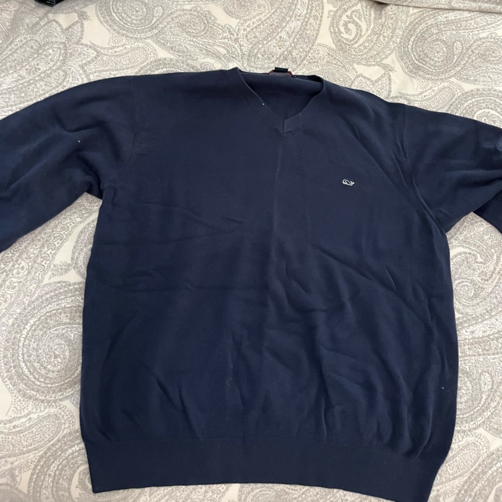 Vineyard Vines men’s XL v neck sweater, navy